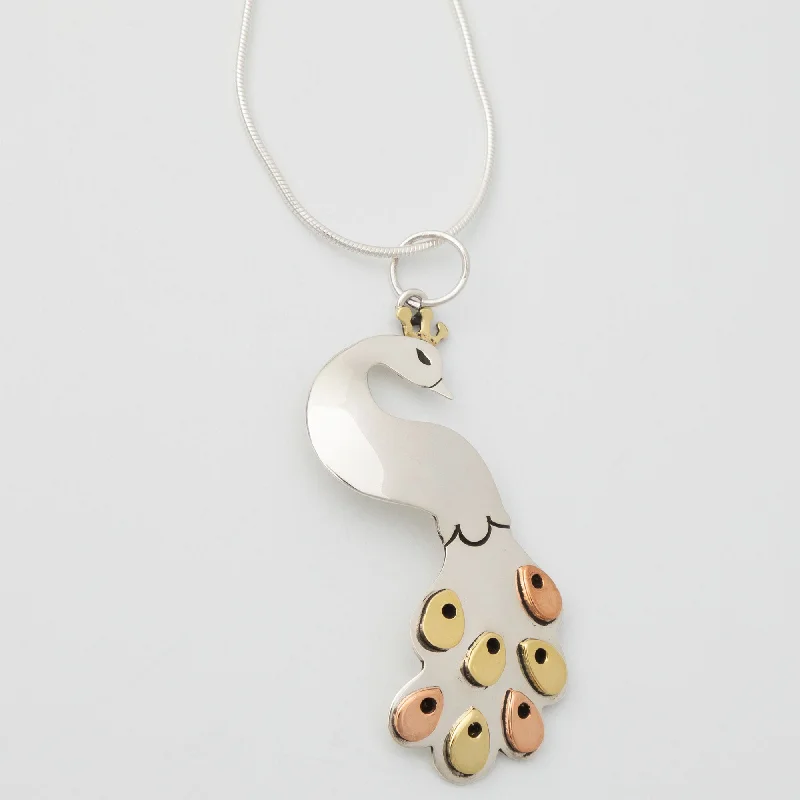 Dazzle With Discounts – Shop Jewelry On Sale Stunning Peacock Necklace