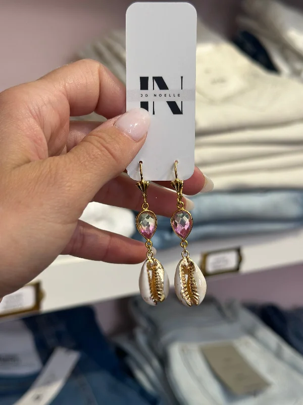 Personalized Engraved Jewelry For Meaningful Gifts High tide shell earrings