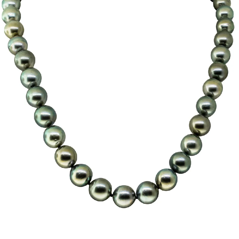 Affordable Luxury Jewelry For Every Occasion 18ct Yellow Gold Cultured Black Pearl Necklace
