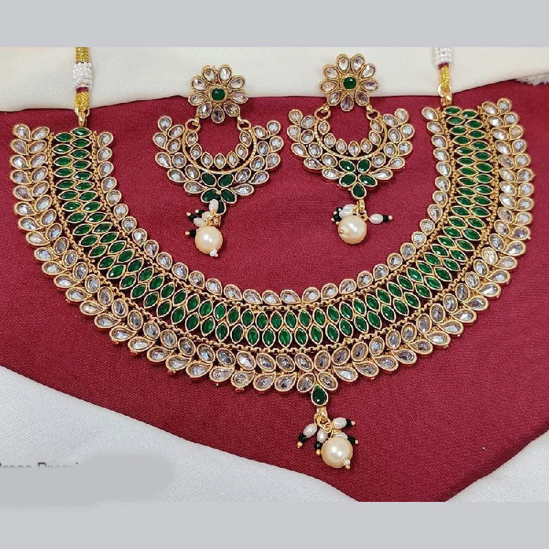 Trendy Minimalist Jewelry For Everyday Wear FS Collection Gold Plated Crystal Stone And Pearls Necklace Set