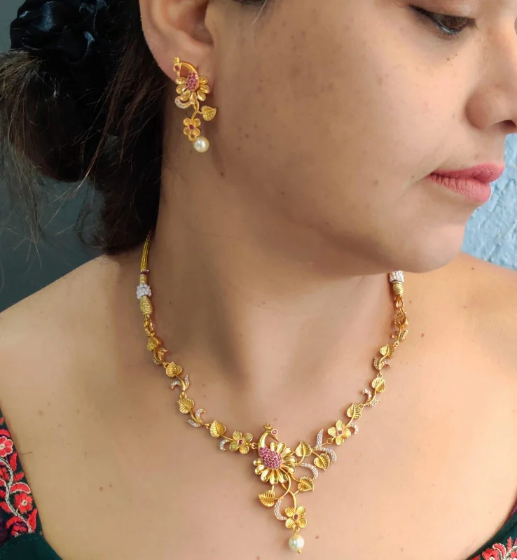 Unmissable Jewelry Sale – Shop Before It's Too Late Gold plated design designer Necklace with pearls antique Necklace