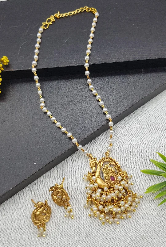 Elegant Necklaces And Bracelets At Limited-Time Offers Gold Plated elegant Pendant Set with pearl mala