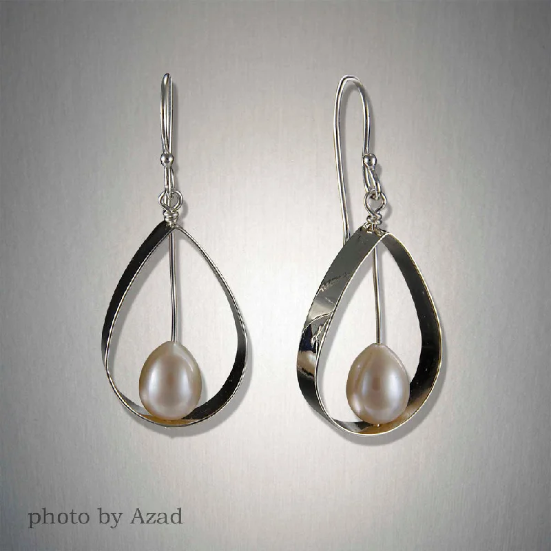 Don't Miss Out On Bestselling Jewelry At Special Prices 2171SW - Dangling Drop of the Pearl