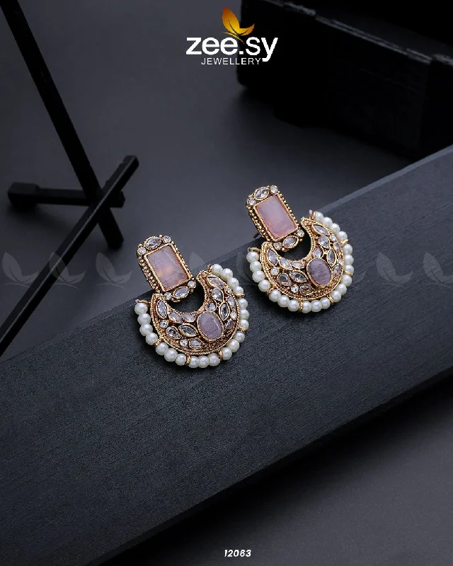 Don't Miss These Dazzling Jewelry Discounts CLUSTER PEARL EARRING
