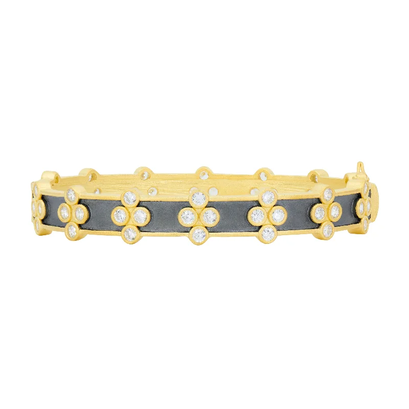 Elegant Jewelry At Unbeatable Prices – Shop Today Signature Brooklyn in Bloom Clover Hinge Bangle